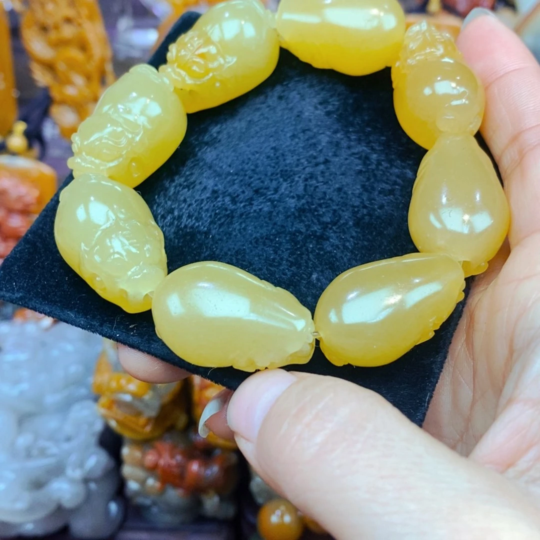 未镶嵌石英质玉（黄龙玉）颈饰