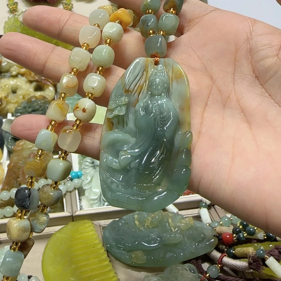 未镶嵌蛇纹石玉吊坠