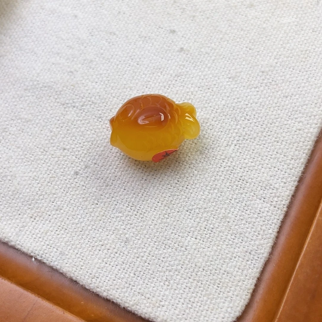 琥珀未镶嵌裸石小鱼