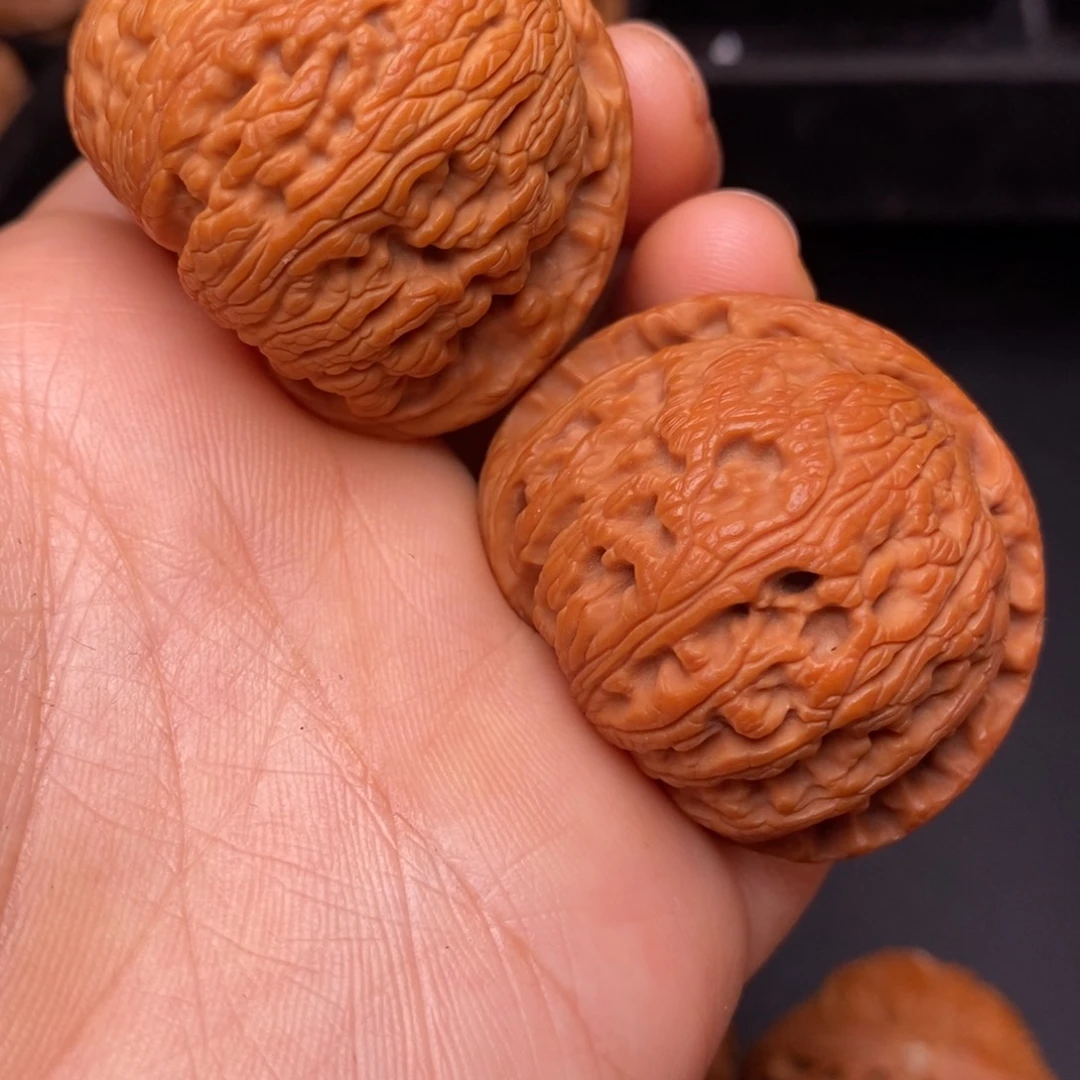 文玩核桃把件秦岭野生核桃