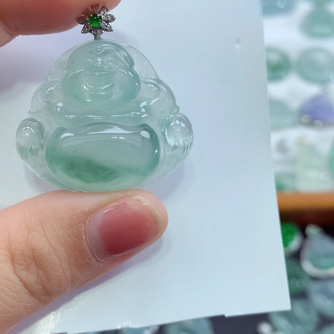翡翠18K金镶嵌颈饰佛公