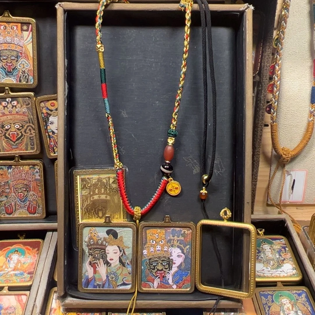 吊坠汉*宝美丽的风景和你在我身边都很