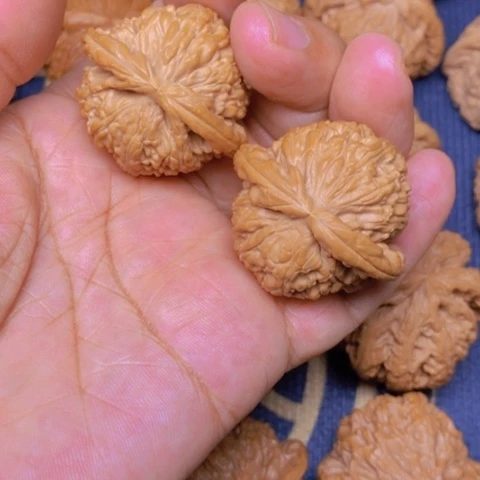 【闪购商品】文玩核桃吊坠用****0白狮子39