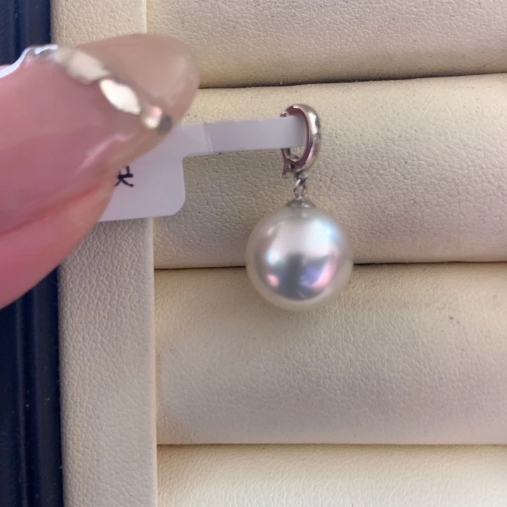 颈饰18K金镶嵌海水珍珠