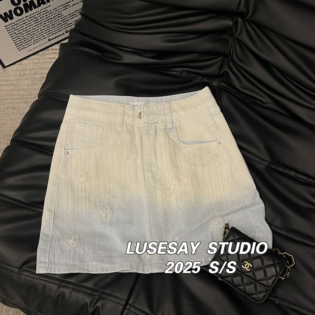 2025夏季新款渐变烫钻牛仔短裙女高腰设计显瘦百搭时尚A字设计感