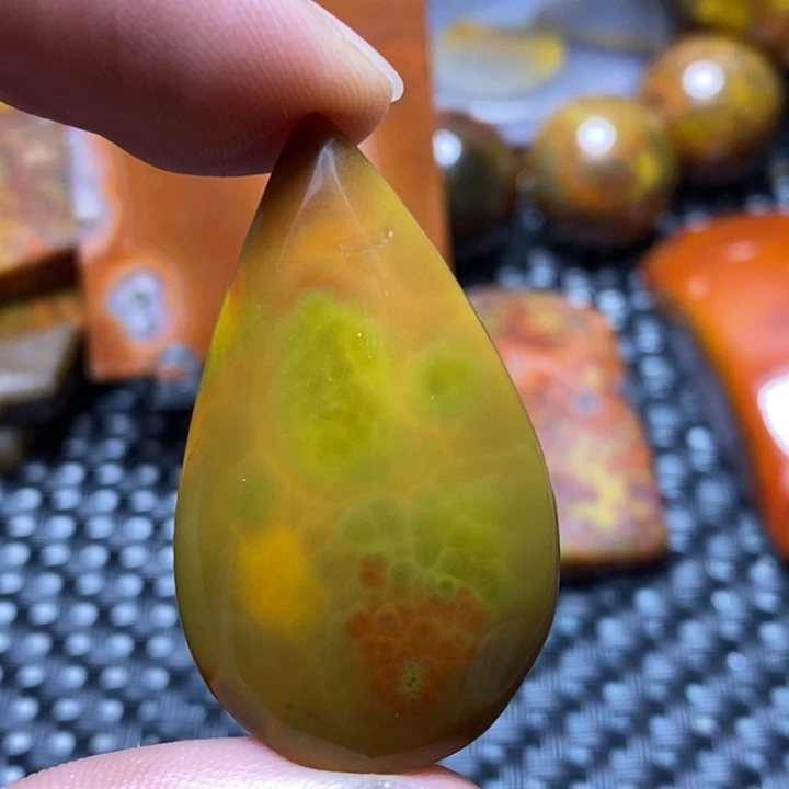 玛瑙/玉髓颈饰未镶嵌