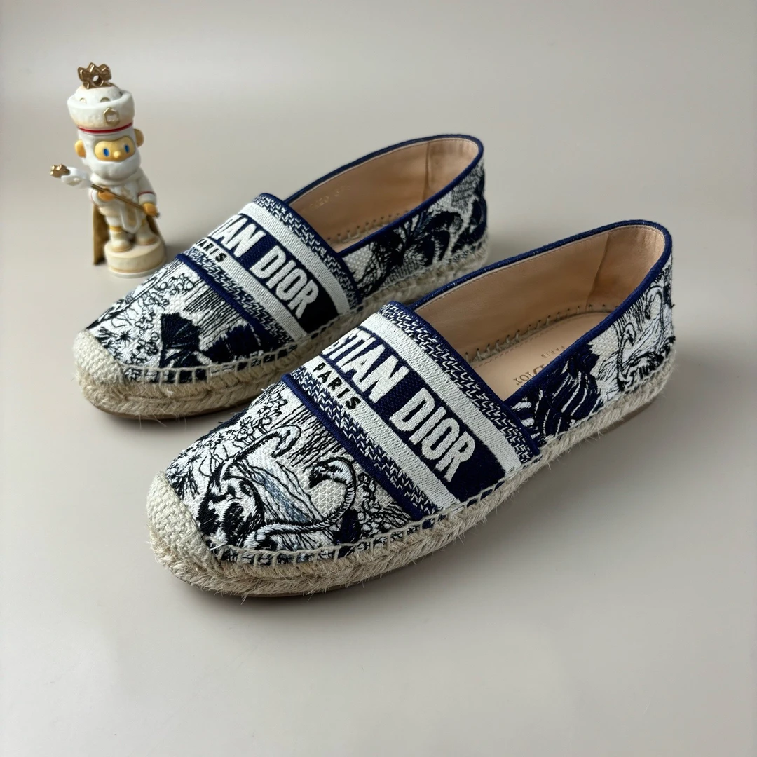 99新 DIOR/迪奥 白蓝天鹅刺绣渔夫鞋 37.5码YLP3129