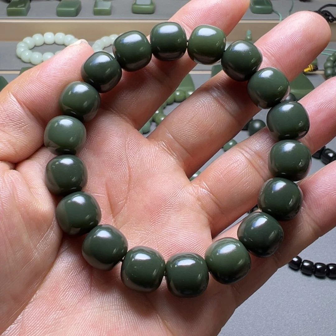 和田玉未镶嵌手链沙枣青卡12