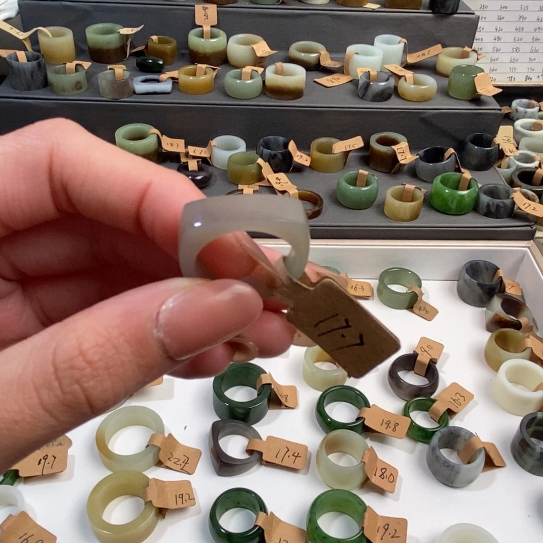 和田玉未镶嵌戒指