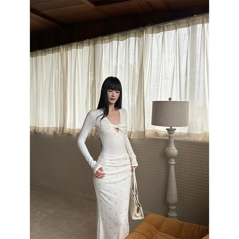 VENUIE【安娜】法式气质长袖蕾丝拼接深V针织包臀修身连衣裙24024