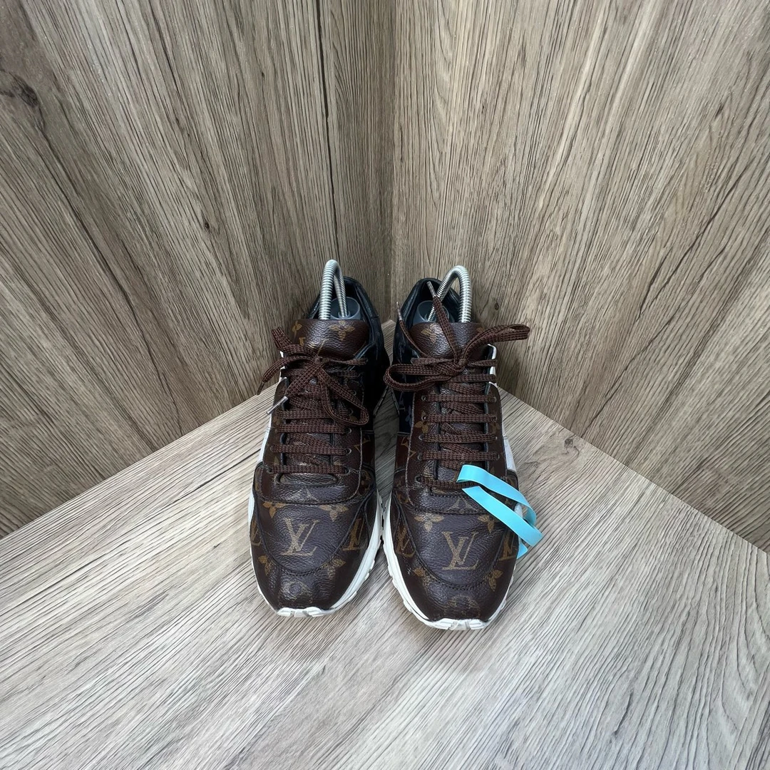 90新 LouisVuitton/路易威登 三拼运动鞋 40.5码/9新/7050/无配件