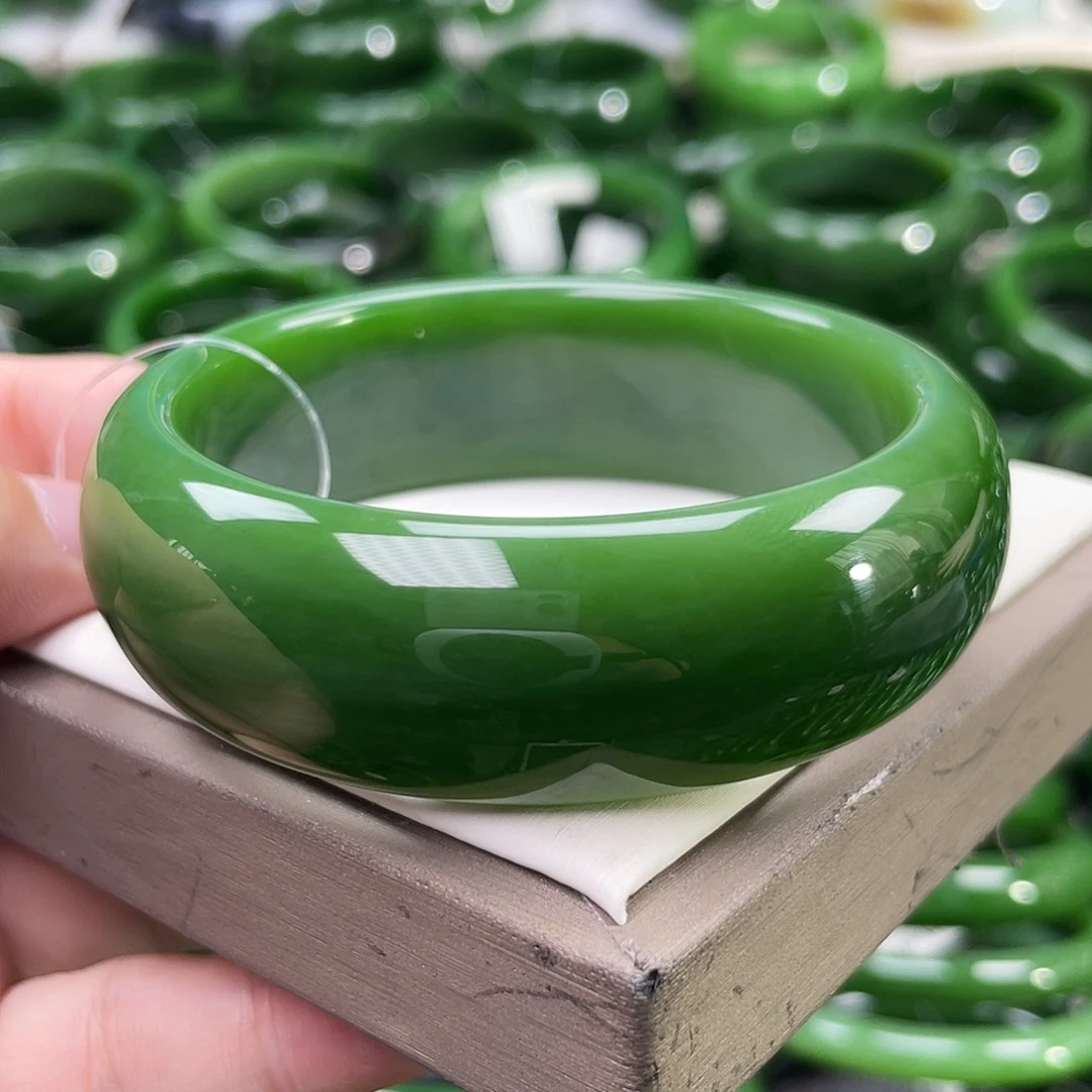 未镶嵌手镯和田玉（碧玉）