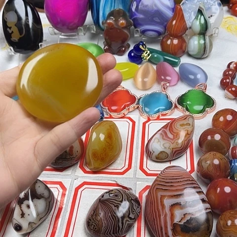 玛瑙/玉髓颈饰合金