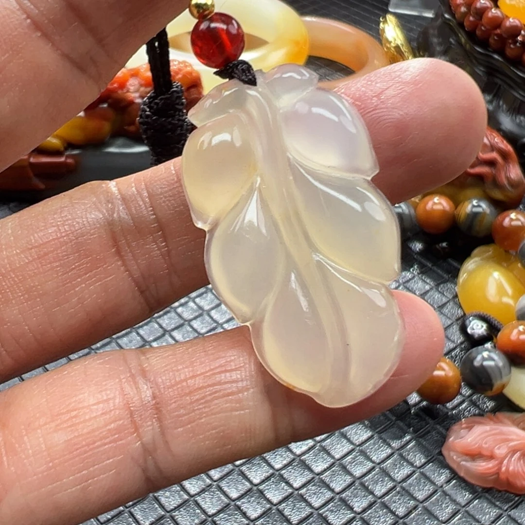 石英质玉未镶嵌颈饰