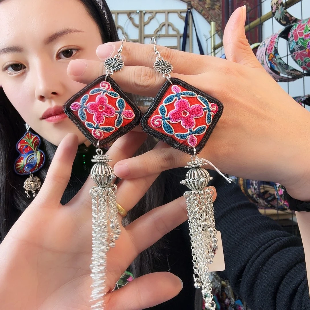 织绣            耳环