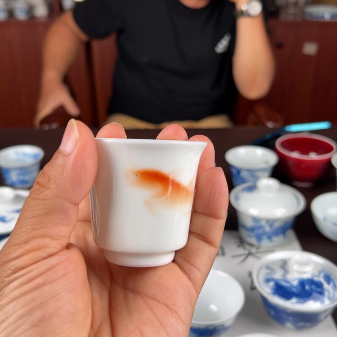 面***开景德镇钒红主人杯