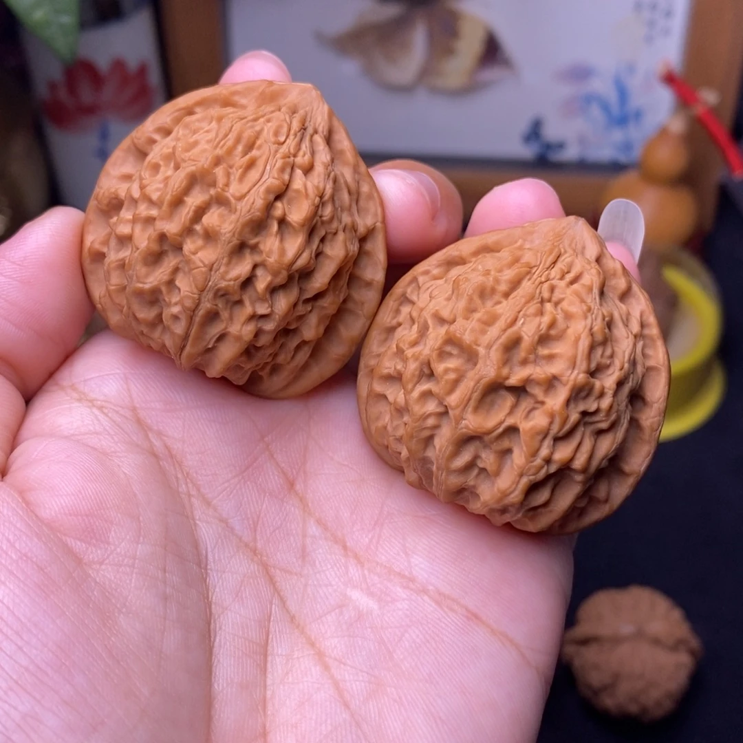 文玩核桃把件40.5金牛