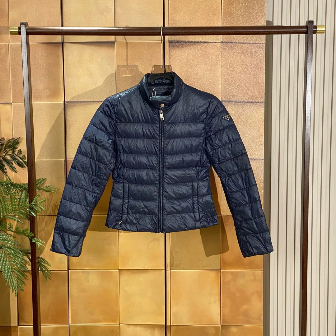 Prada午夜蓝三角标立领羽绒服/38码/99新/28576