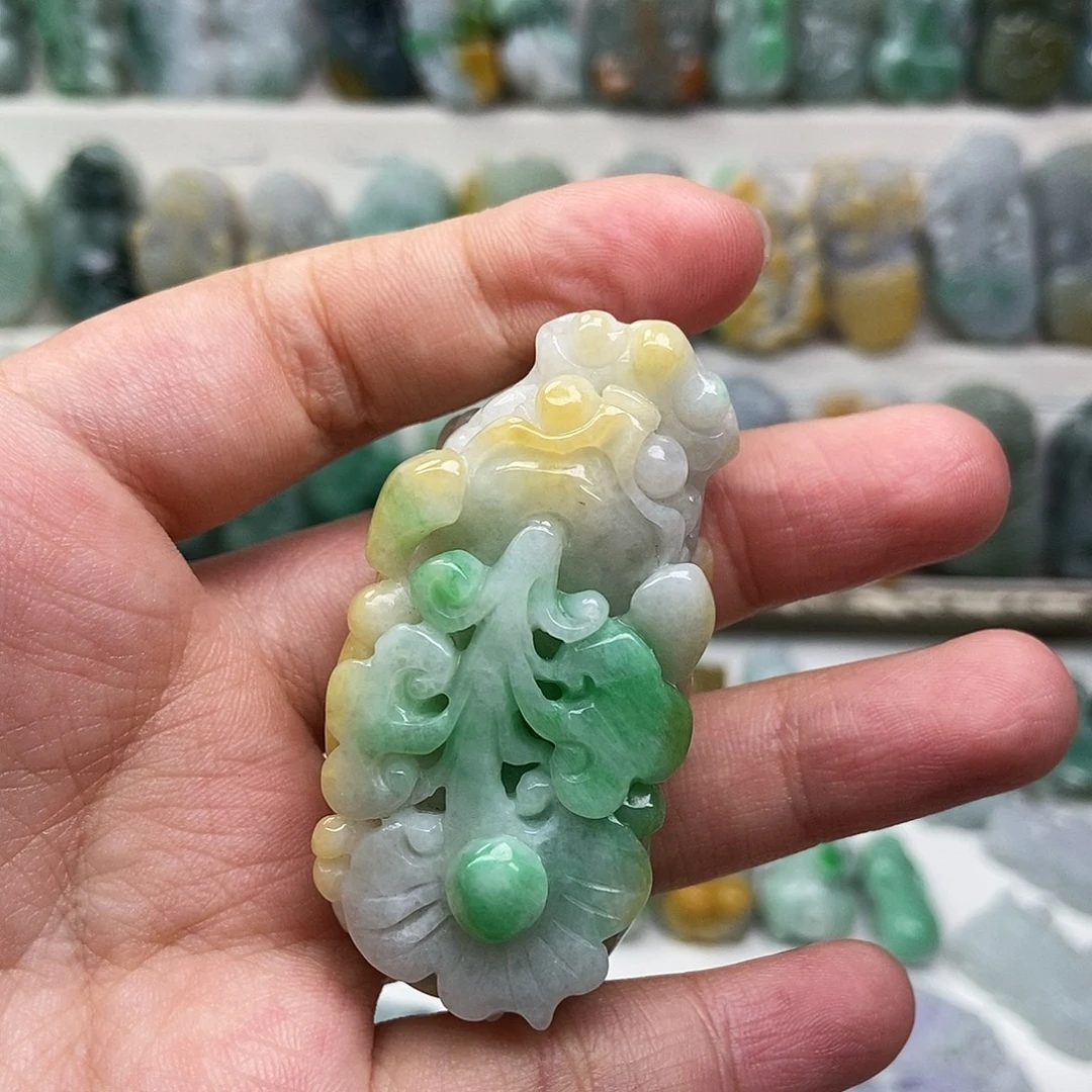 翡翠未镶嵌吊坠(赠链)