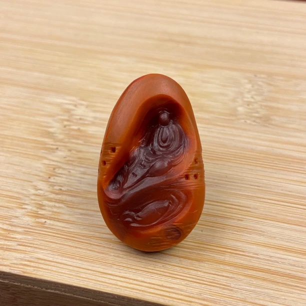 天然川料南红铁皮包浆悟道吊坠宽21.3x高35厚10.7mm
