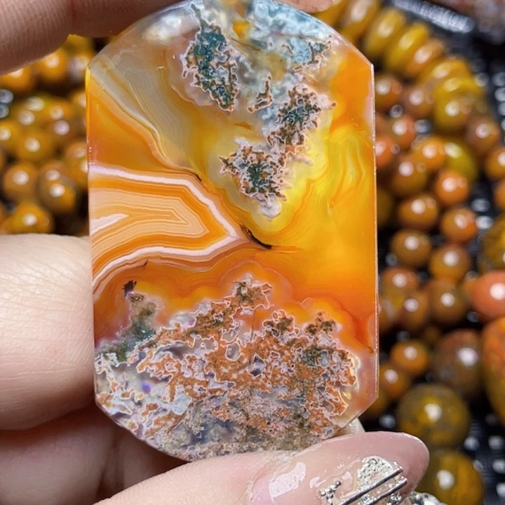 玛瑙/玉髓颈饰未镶嵌翟****心