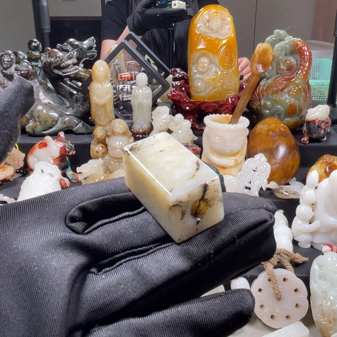 和田玉未镶嵌把件6