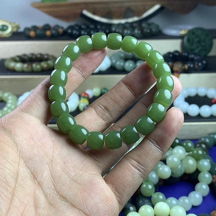 灿***霓手串未镶嵌和田玉