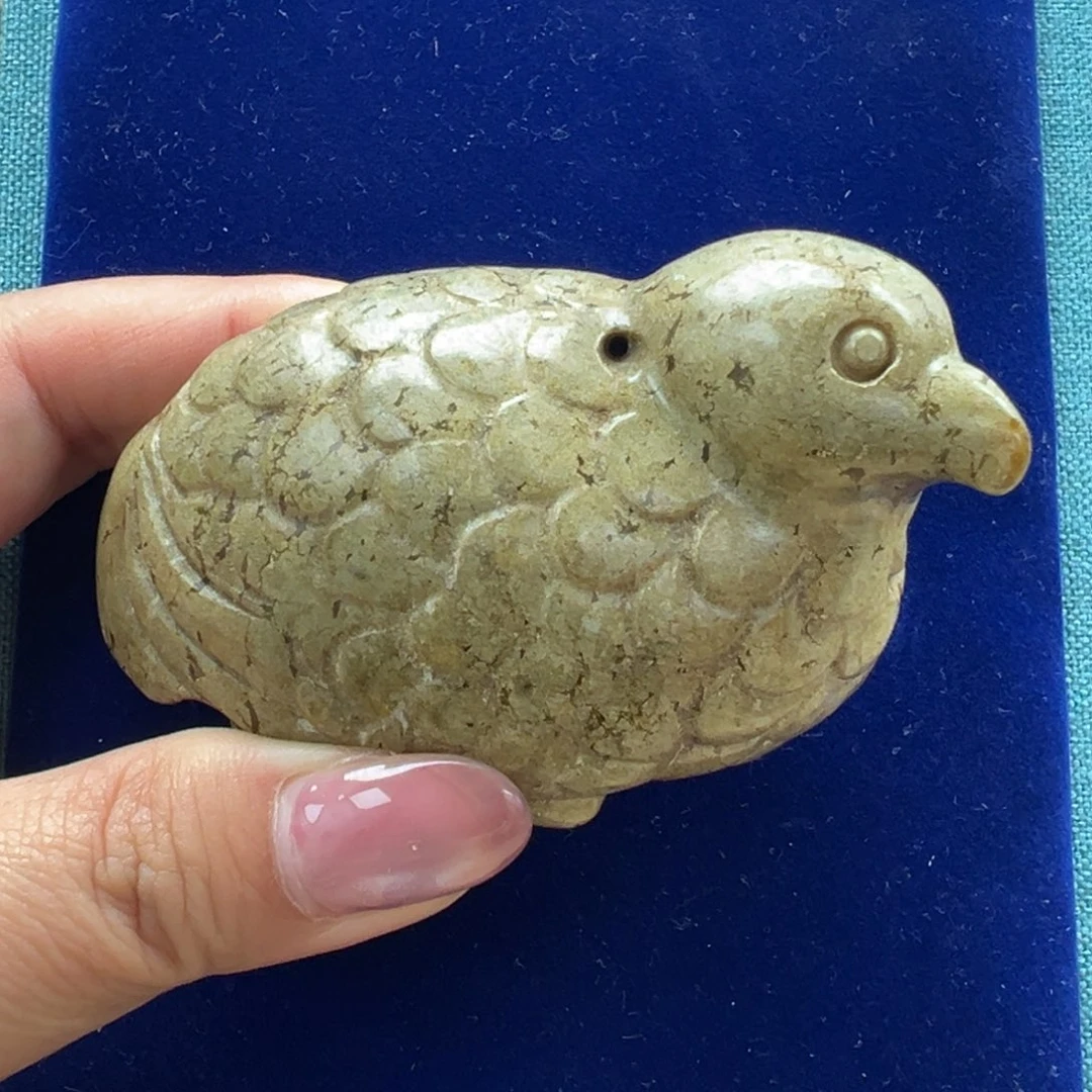 石英质玉未镶嵌颈饰