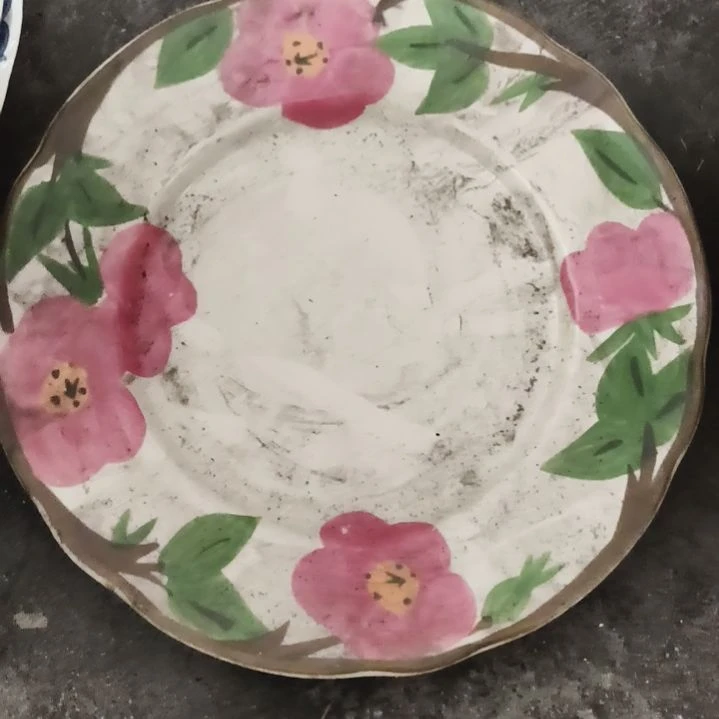 陶瓷盘子碗啥都有