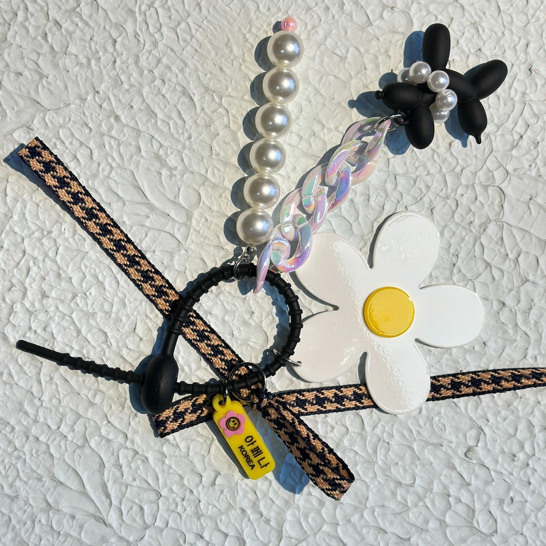 A.FLORE韩国原创手工可爱包包挂件挂饰白色花小狗挂件