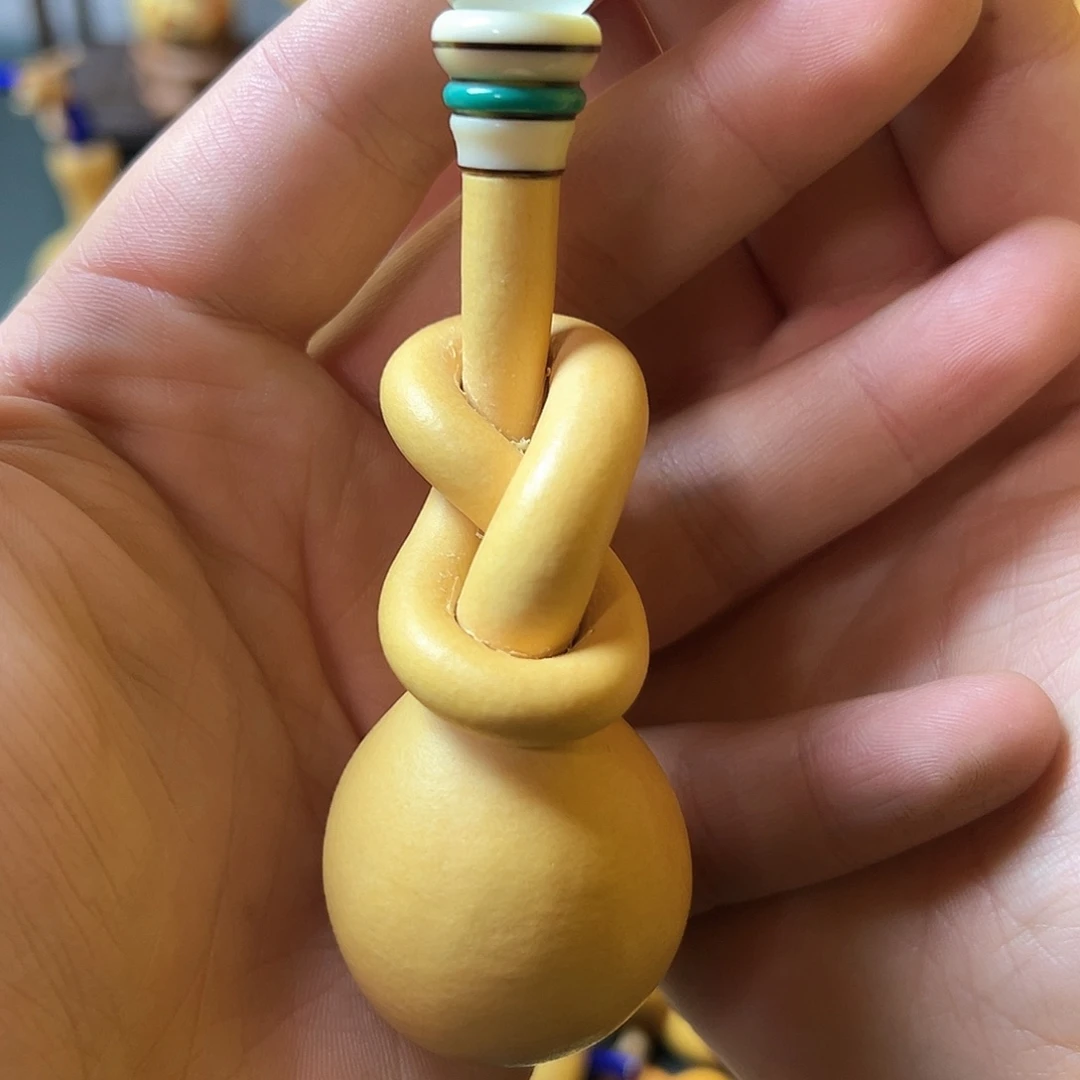 曾*心精品镶口八字扣