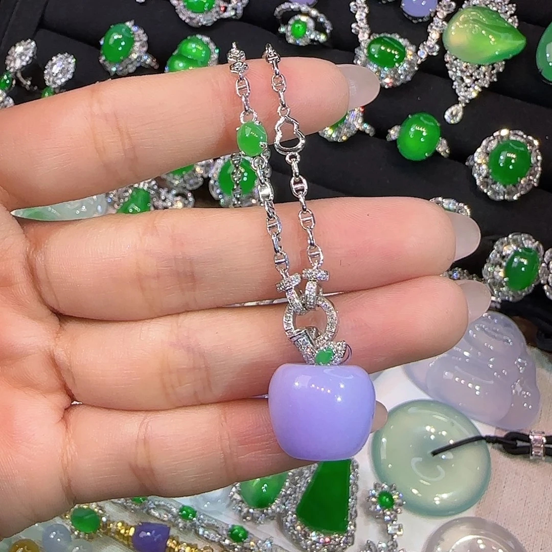 翡翠18K金镶嵌戒指