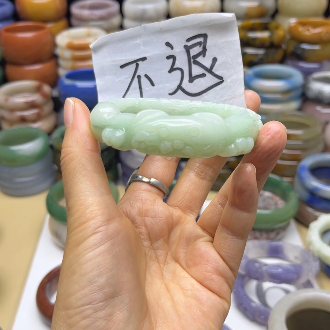 未镶嵌手镯石英质玉