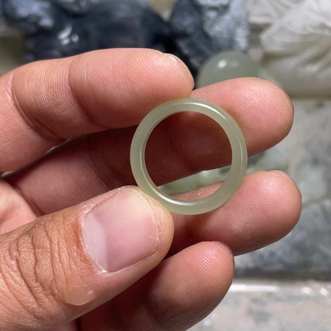 颈饰未镶嵌和田玉如*