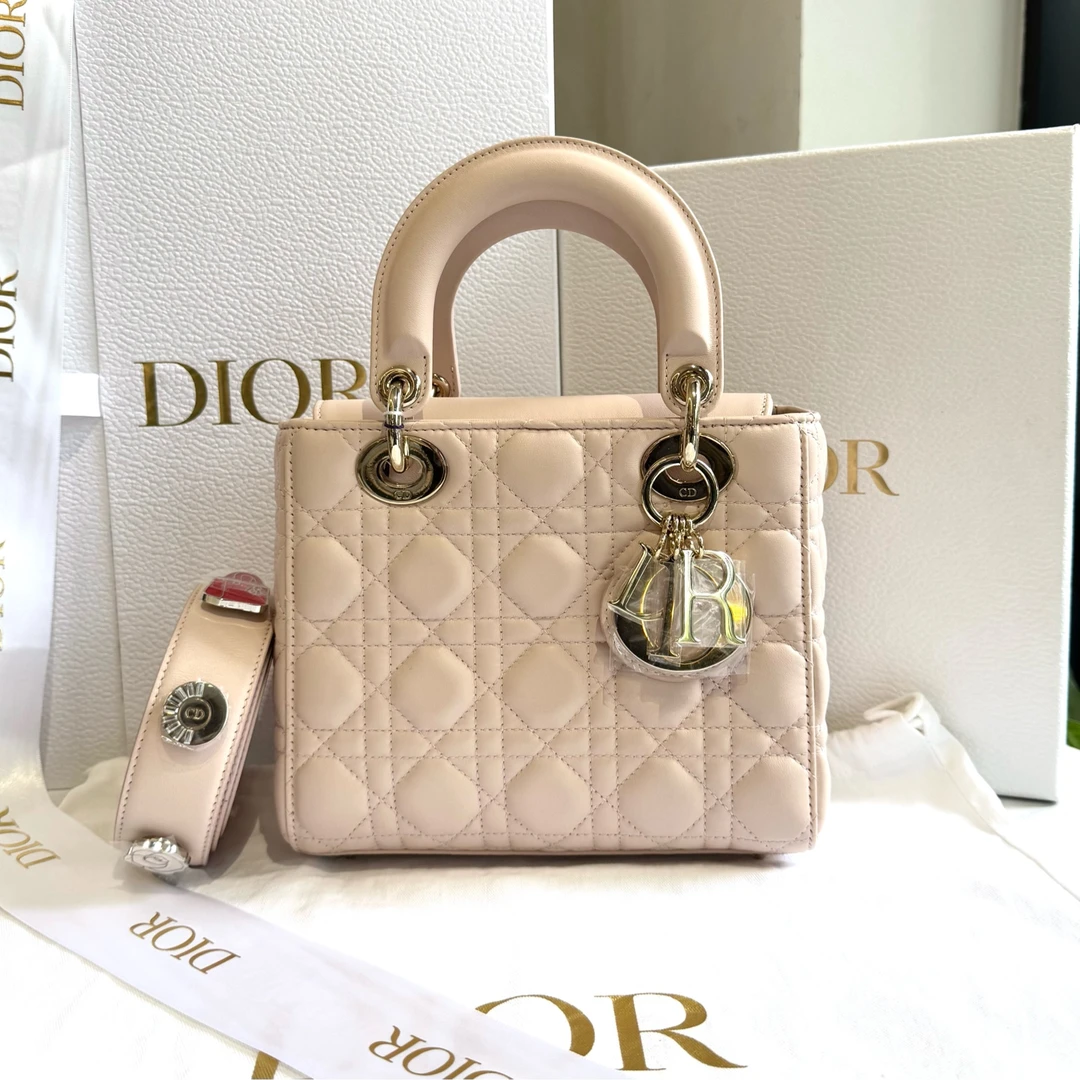 99新 DIOR/迪奥 迪奥 樱花粉 四格戴妃包 闲置新/3474