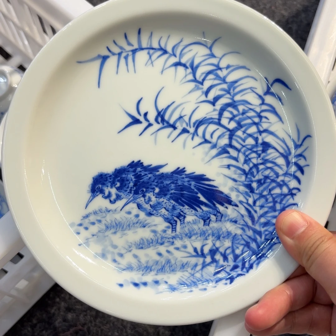 瓷双鸟壶承 微瑕………………