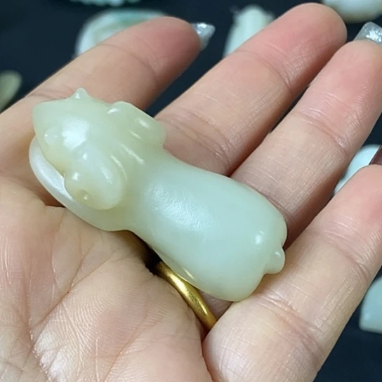 和田玉（糖玉）未镶嵌挂件