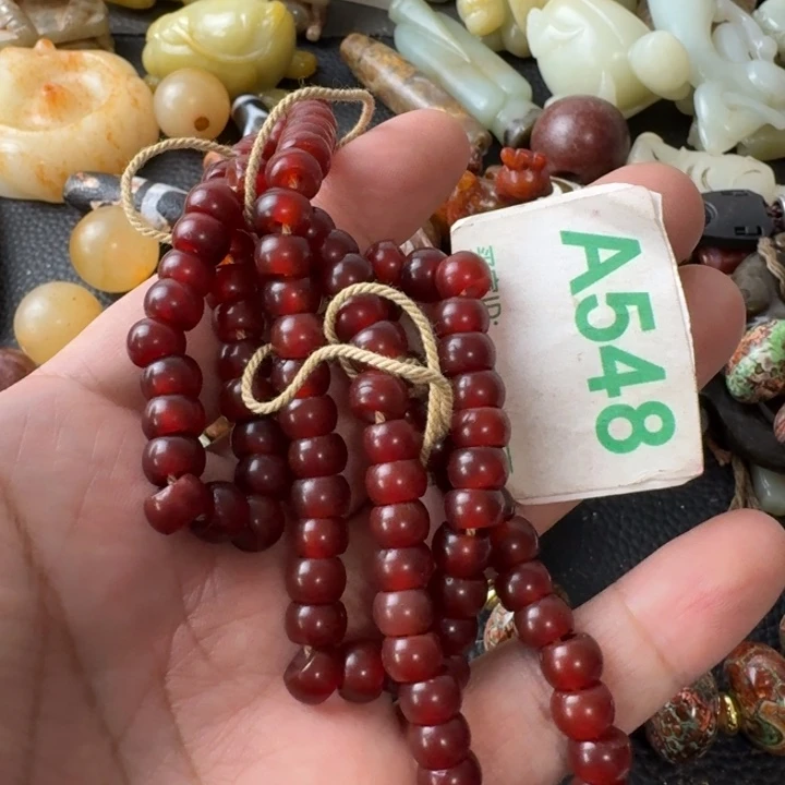 用***e玛瑙/玉髓未镶嵌颈饰