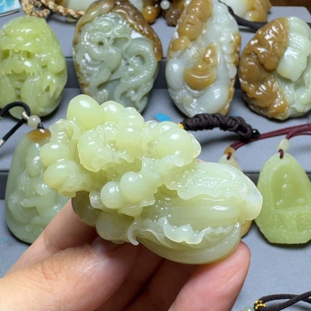 颈饰未镶嵌和田玉