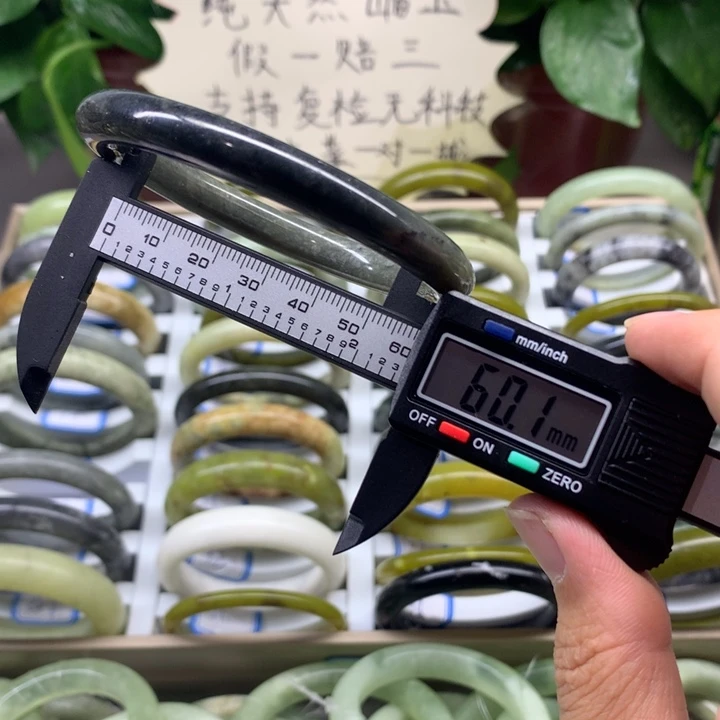 蛇纹石玉未镶嵌手镯84
