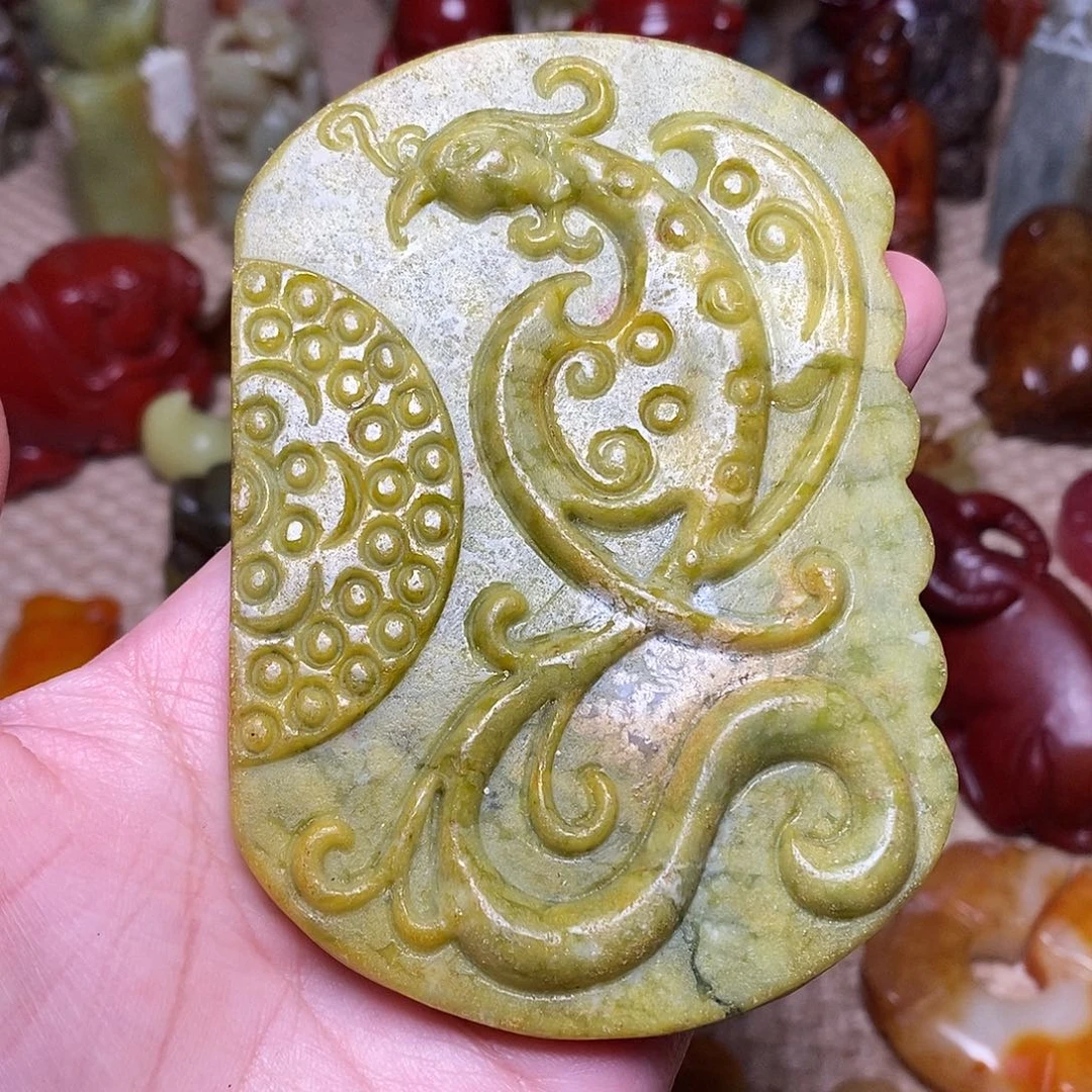 蛇纹石玉未镶嵌颈饰