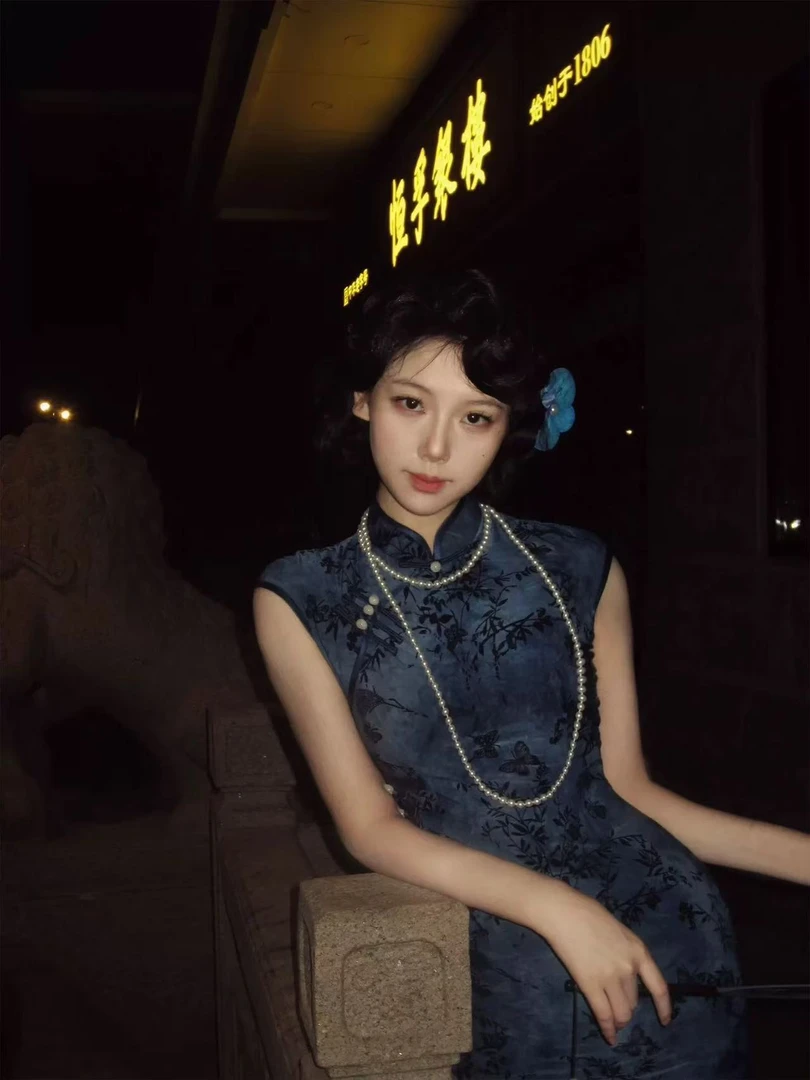 0945 蓝色 晕染 蝴蝶 韵味 9扣 港风 旗袍