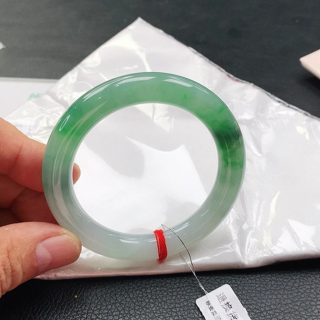 未镶嵌手镯翡翠天然翡翠手镯