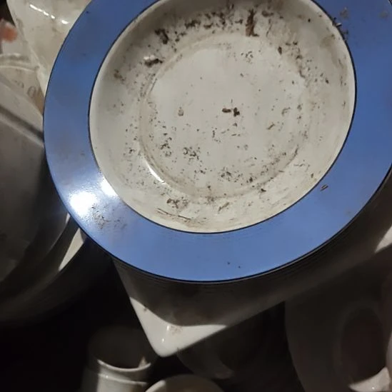 瓷发两个草帽蓝，盘子口径23……