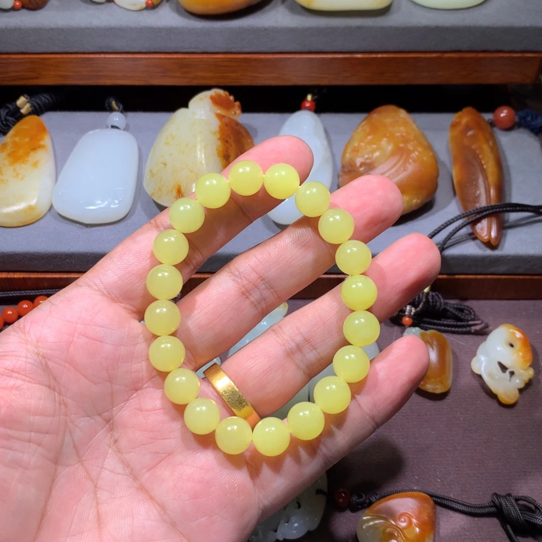 绿***山颈饰未镶嵌和田玉