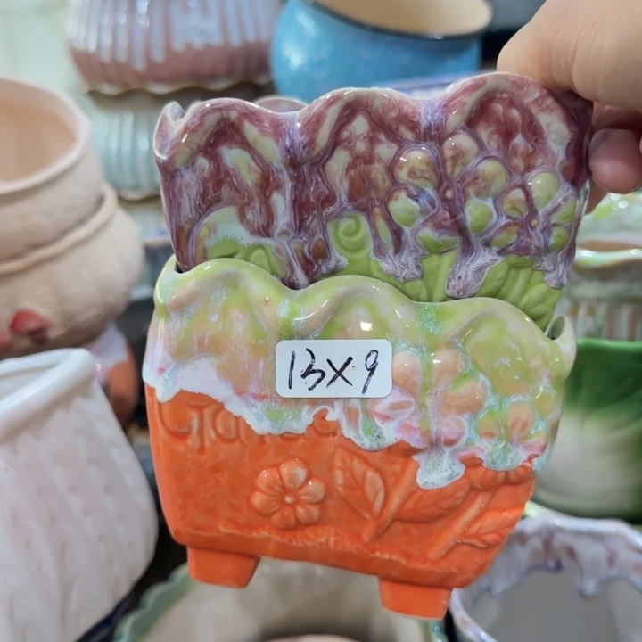 凑9块包邮，有孔，陶瓷花盆