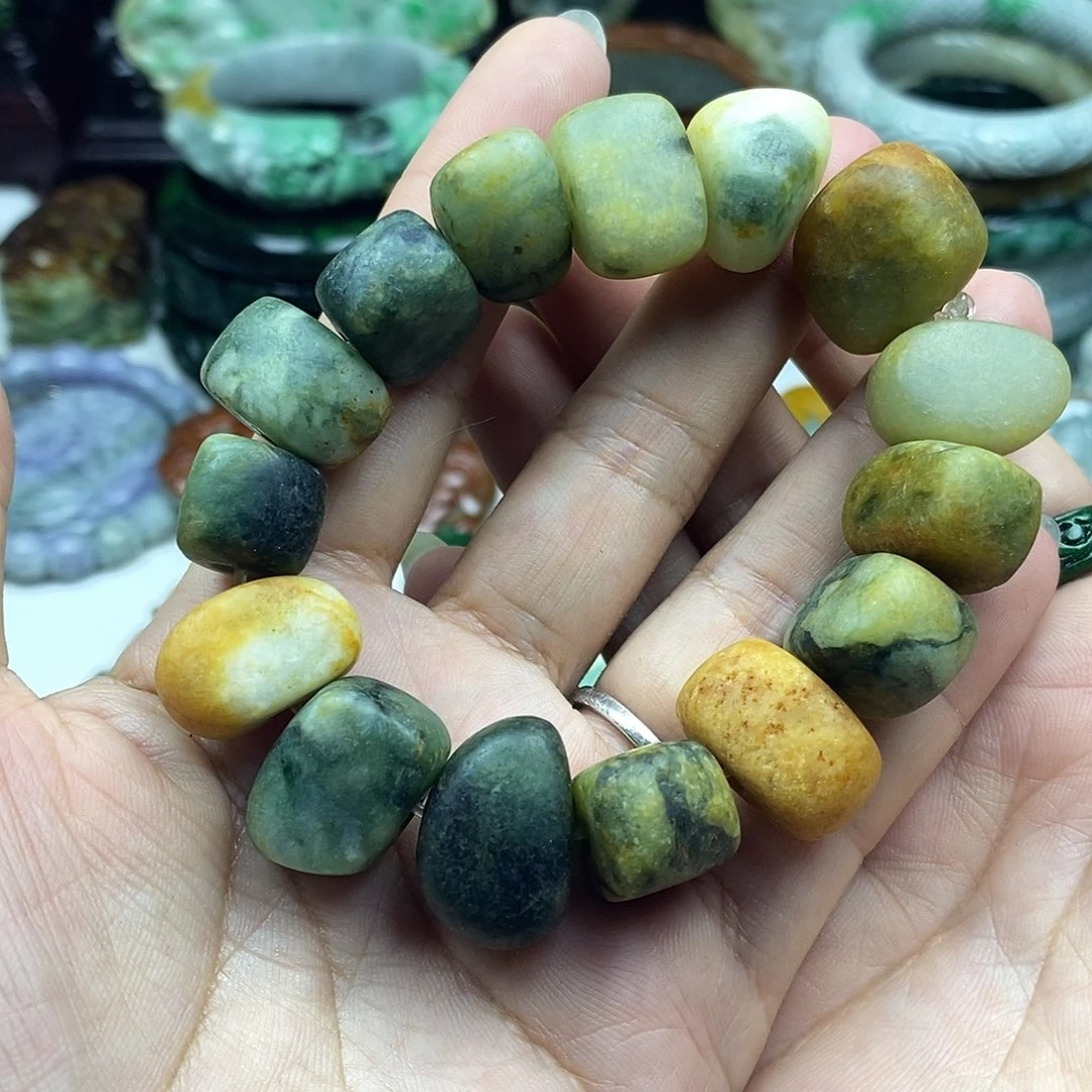 颈饰未镶嵌翡翠文**下手串