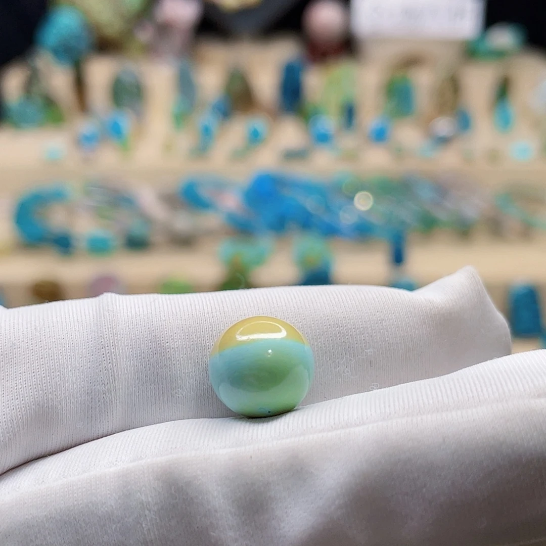 绿松石未镶嵌颈饰