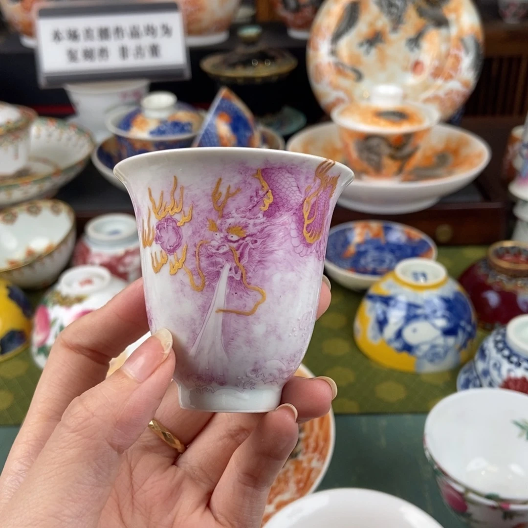 陶瓷的设计师是一个人的