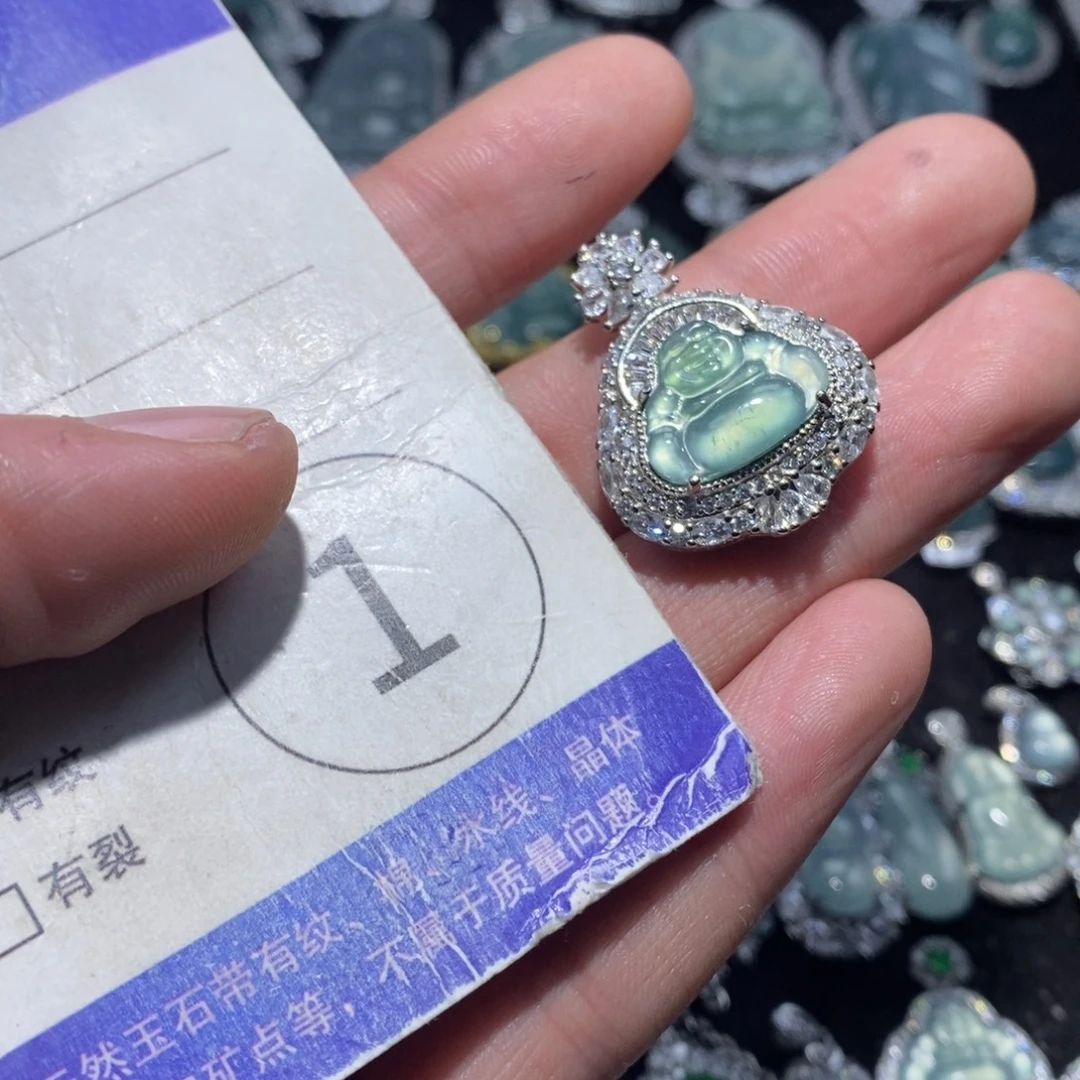 是***～翡翠未镶嵌颈饰翡翠